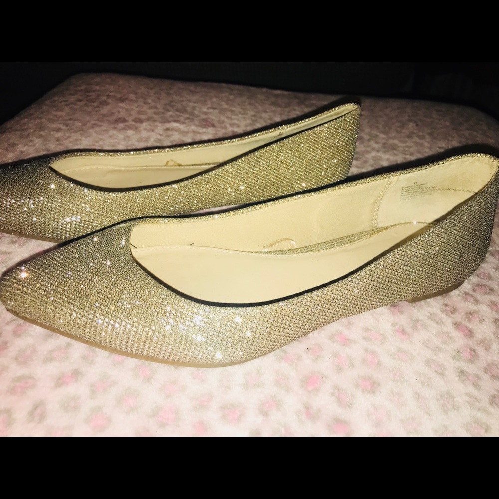 Express Gold Flats - Picture 3 of 3